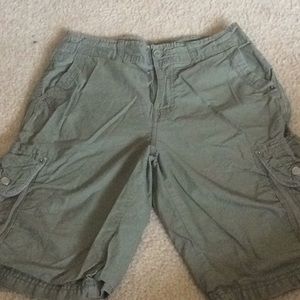 Men’s cargo shorts army green pinstripe